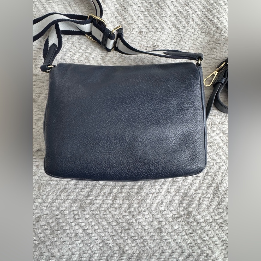 Talbots Navy Blue Crossbody with 2 straps - 9 1/2” x 7” - beautiful condition - Picture 6 of 9